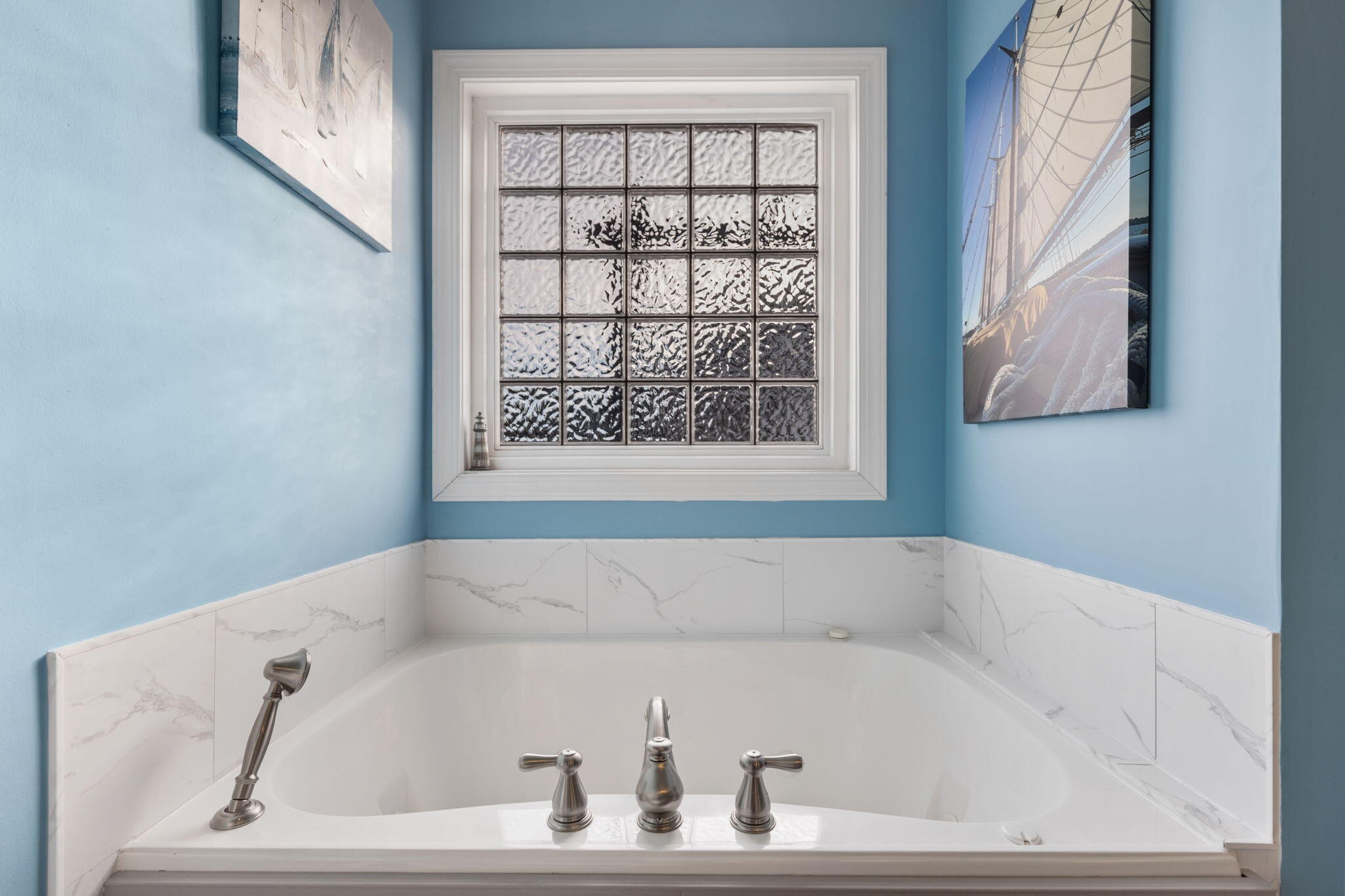 2415 Yellowood Court Cleveland, TN 37312 - Photo 34 of 83 a bathroom with a bathtub