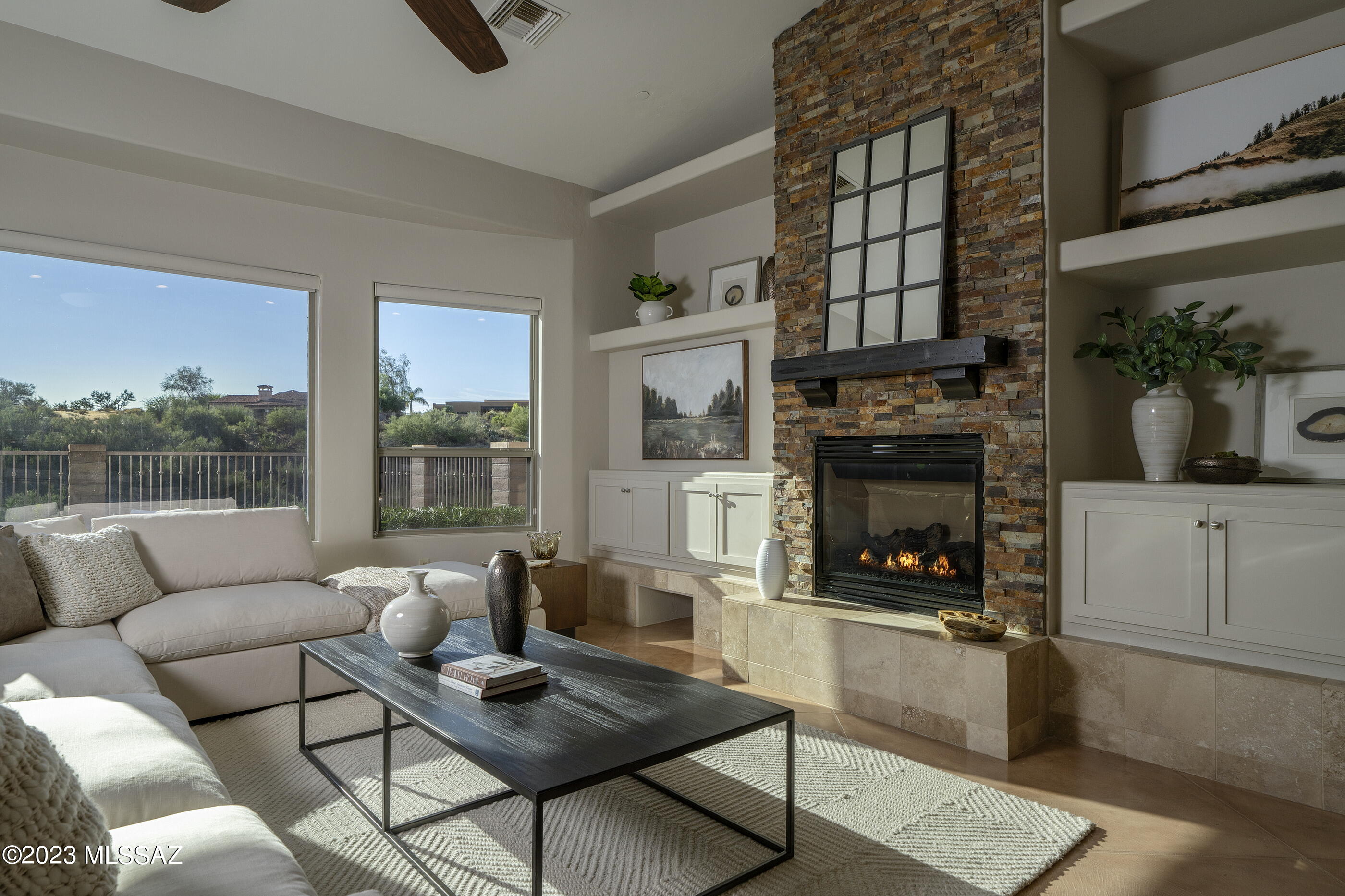 10889 North Pusch Ridge View Place Oro Valley, AZ 85737 - Photo 10 of 38