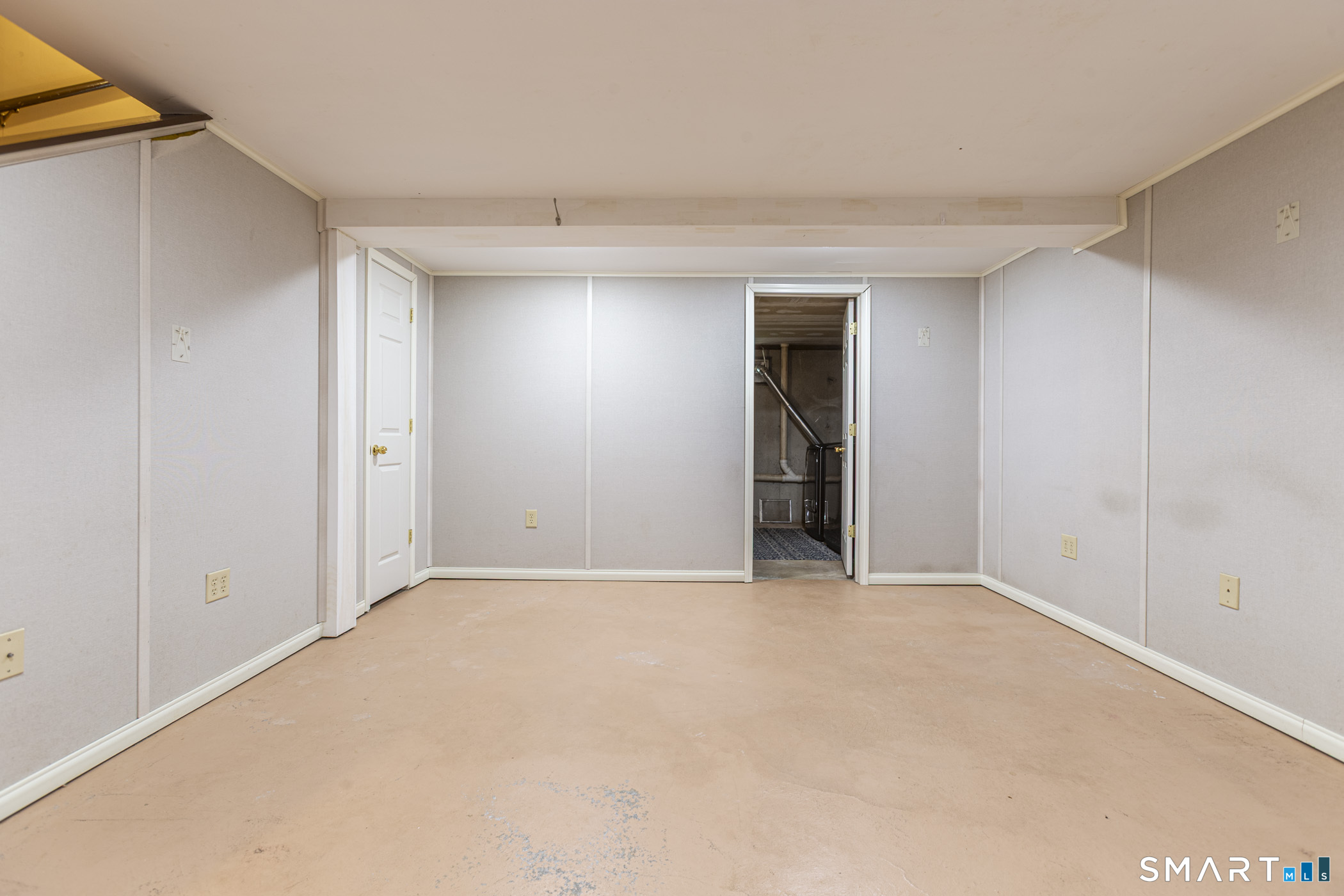 1 Abbott Road, Unit 203 Ellington, CT 06029 - Photo 31 of 37