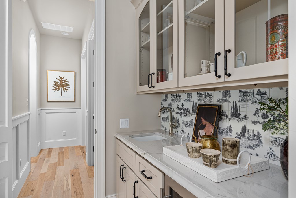 4412 Comanche Trace Drive Kerrville, TX 78028 - Photo 27 of 46 a bathroom with a sink and a mirror