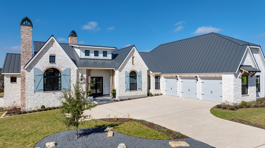 4412 Comanche Trace Drive Kerrville, TX 78028 - Photo 4 of 47