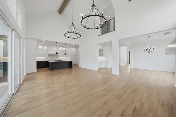 a view of livingroom and hardwood floor