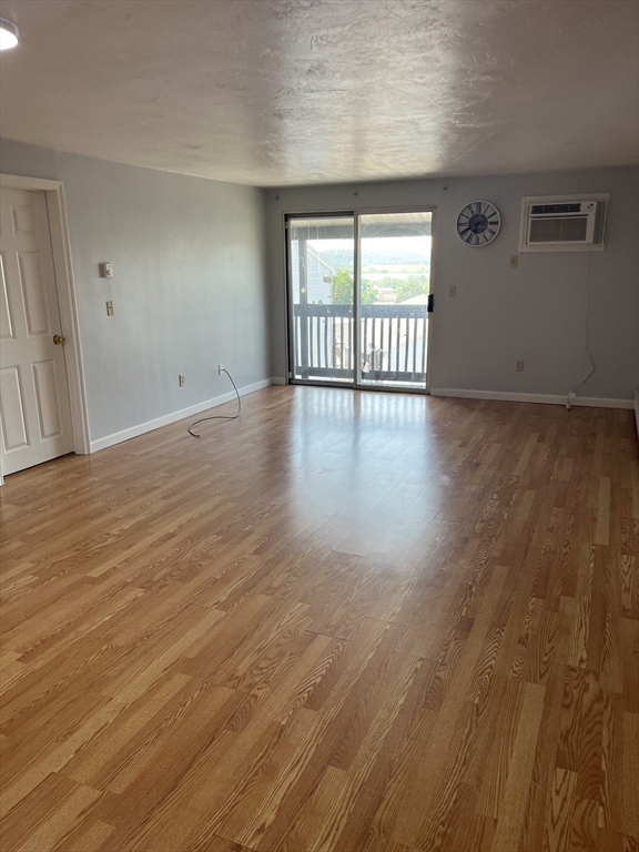 11 Gibbs Street, Unit H125 Worcester, MA 01607 - Photo 5 of 14