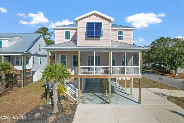 $899,900 | 3108 East Oak Island Drive, Oak Island, NC 28465