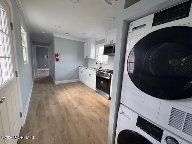 a view of kitchen with washer and dryer