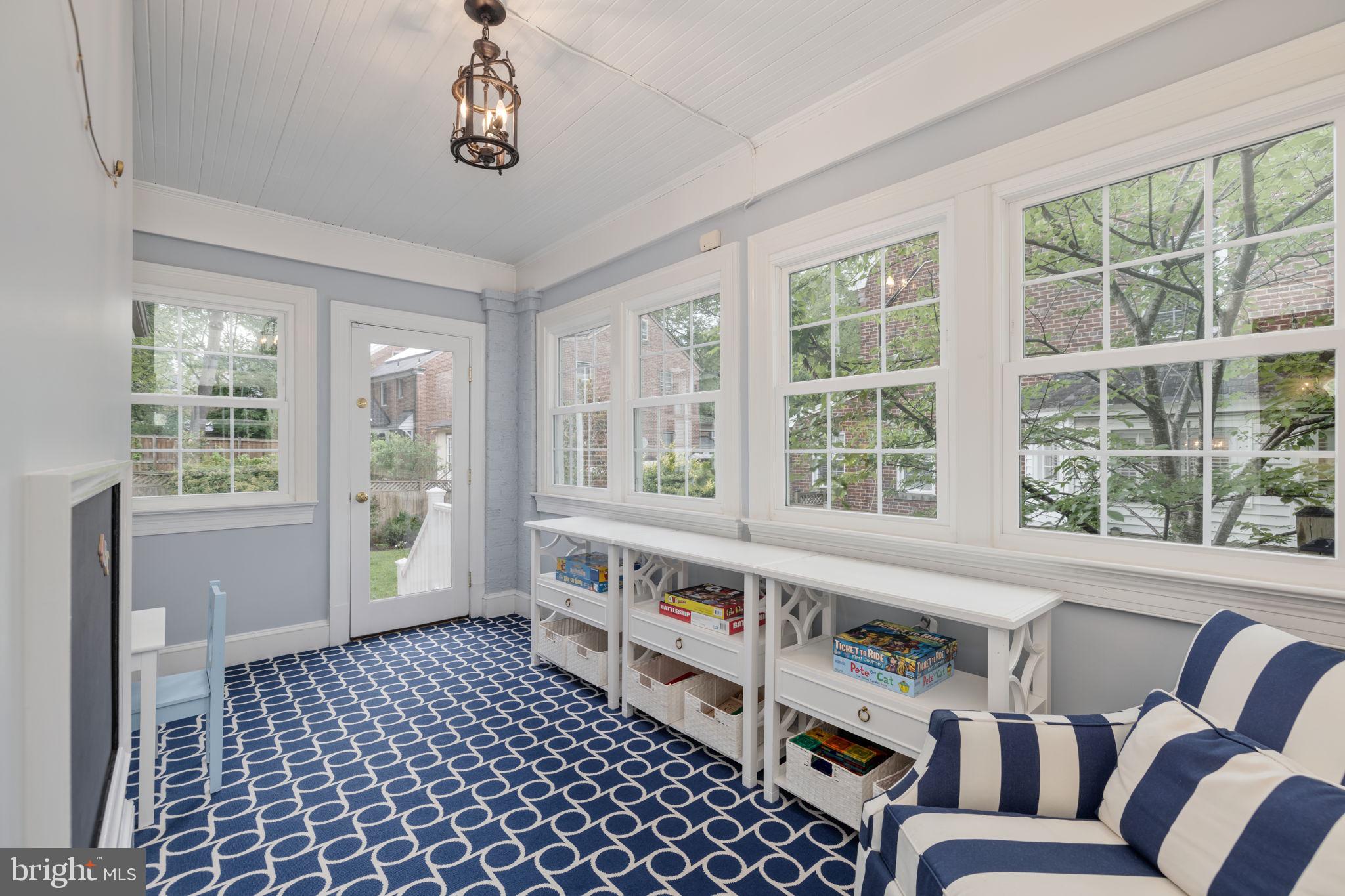 3035 Military Road Northwest Washington, DC 20015 - Photo 18 of 59 Sunroom/Den