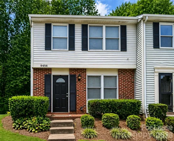 $1,800 | 9456 Lexington Circle, Unit D, Charlotte, NC 28213