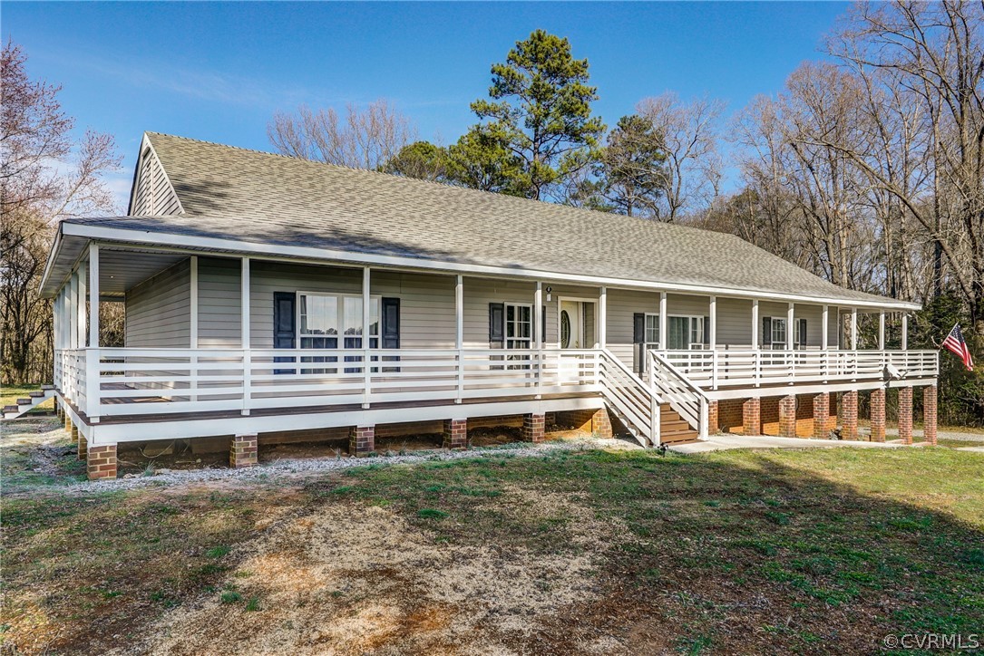 528 Three Chopt Road Manakin-Sabot, VA 23103 - Photo 2 of 50 a front view of a house with a garden