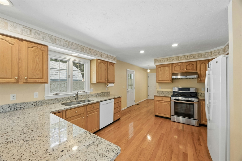 117 Summer Road Boxborough, MA 01719 - Photo 7 of 34