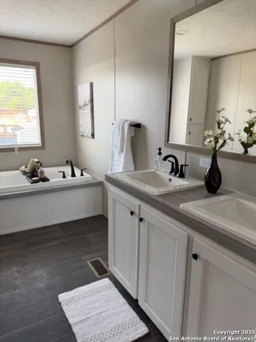 $1,585 | 15966 Flores Curve, San Antonio, TX 78221