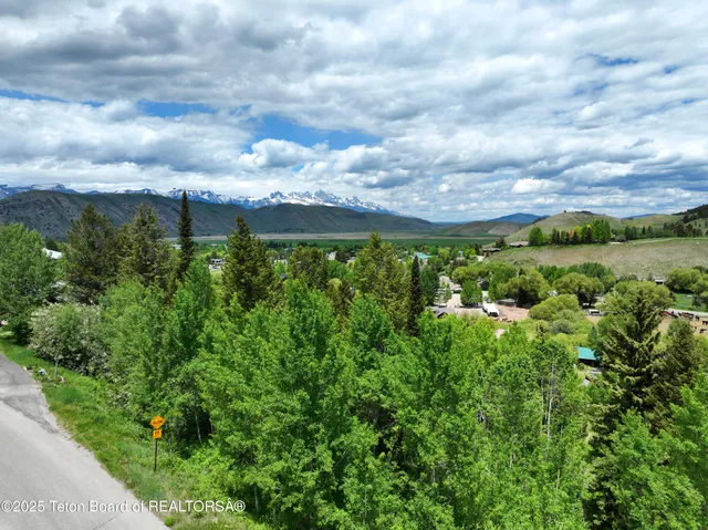$1,350,000 | 845 Upper Cache Creek Drive, Jackson, WY 83001