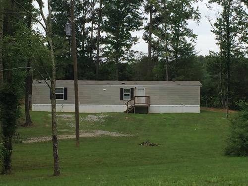 189 Davis Road Old Fort, TN 37362 - Photo 1 of 10 38824174