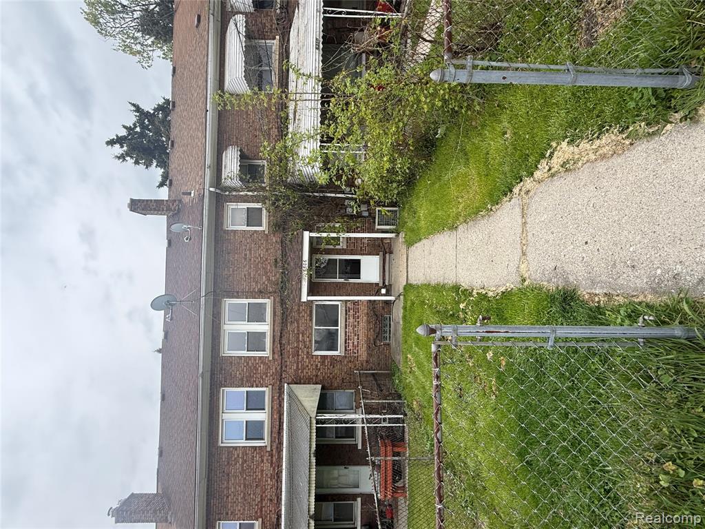 6306 Schaefer Road Dearborn, MI 48126 - Photo 3 of 17