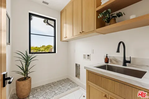 $3,495,000 | 8344 McConnell Avenue, Los Angeles, CA 90045