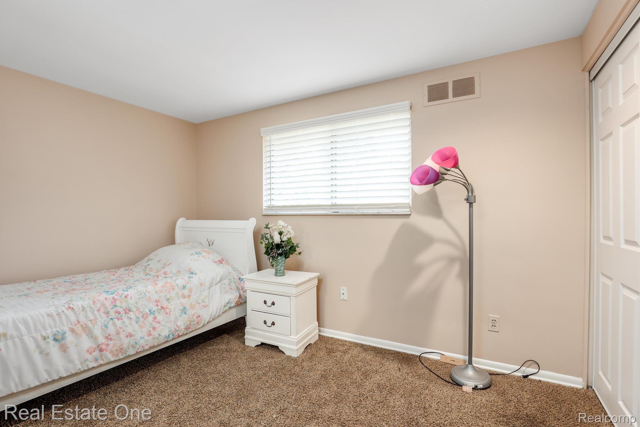 4153 Stoddard Road West Bloomfield, MI 48323 - Photo 38 of 46 Gallery Image 38