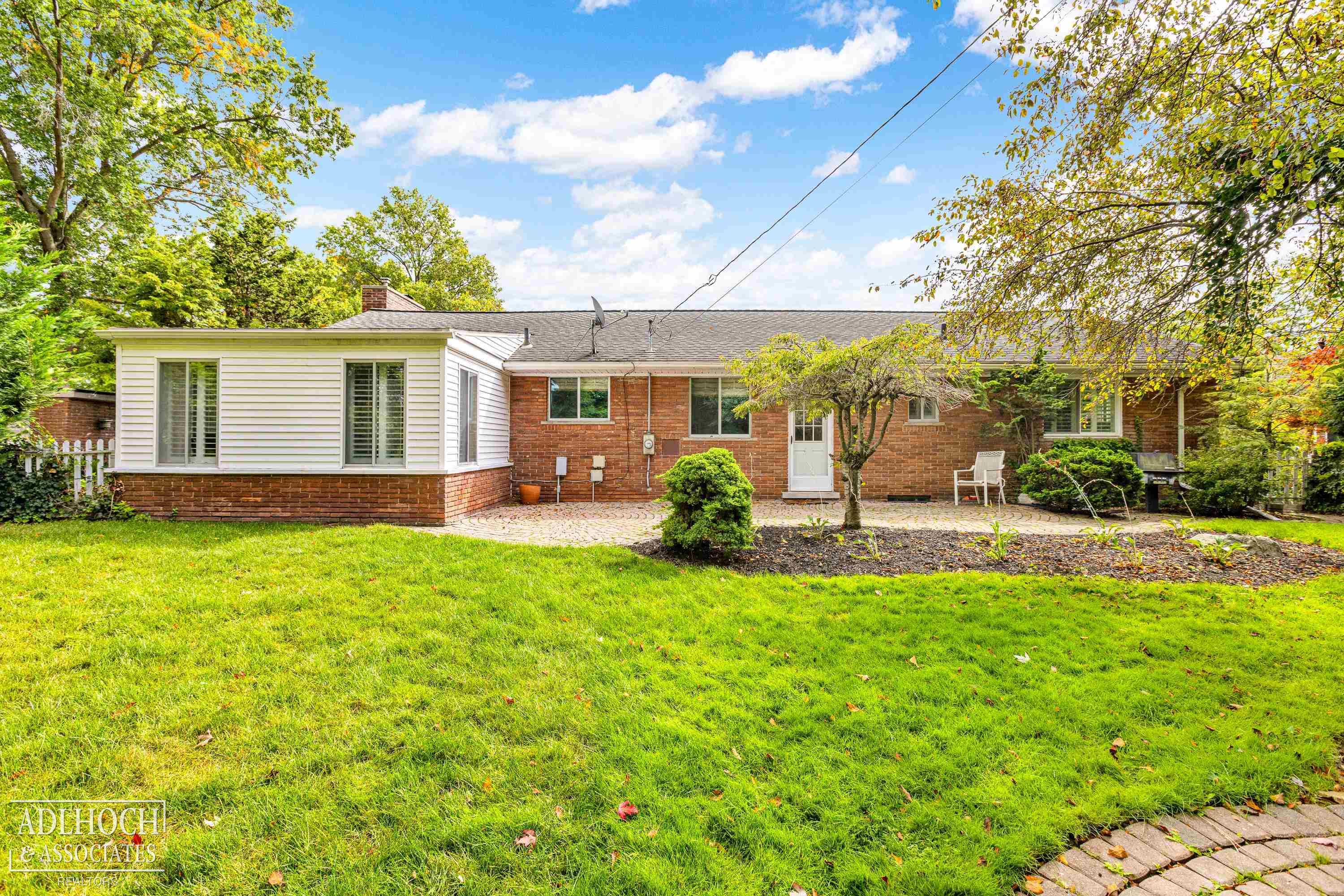 442 Barclay Road Grosse Pointe, MI 48236 - Photo 29 of 34 50123264-28.JPG