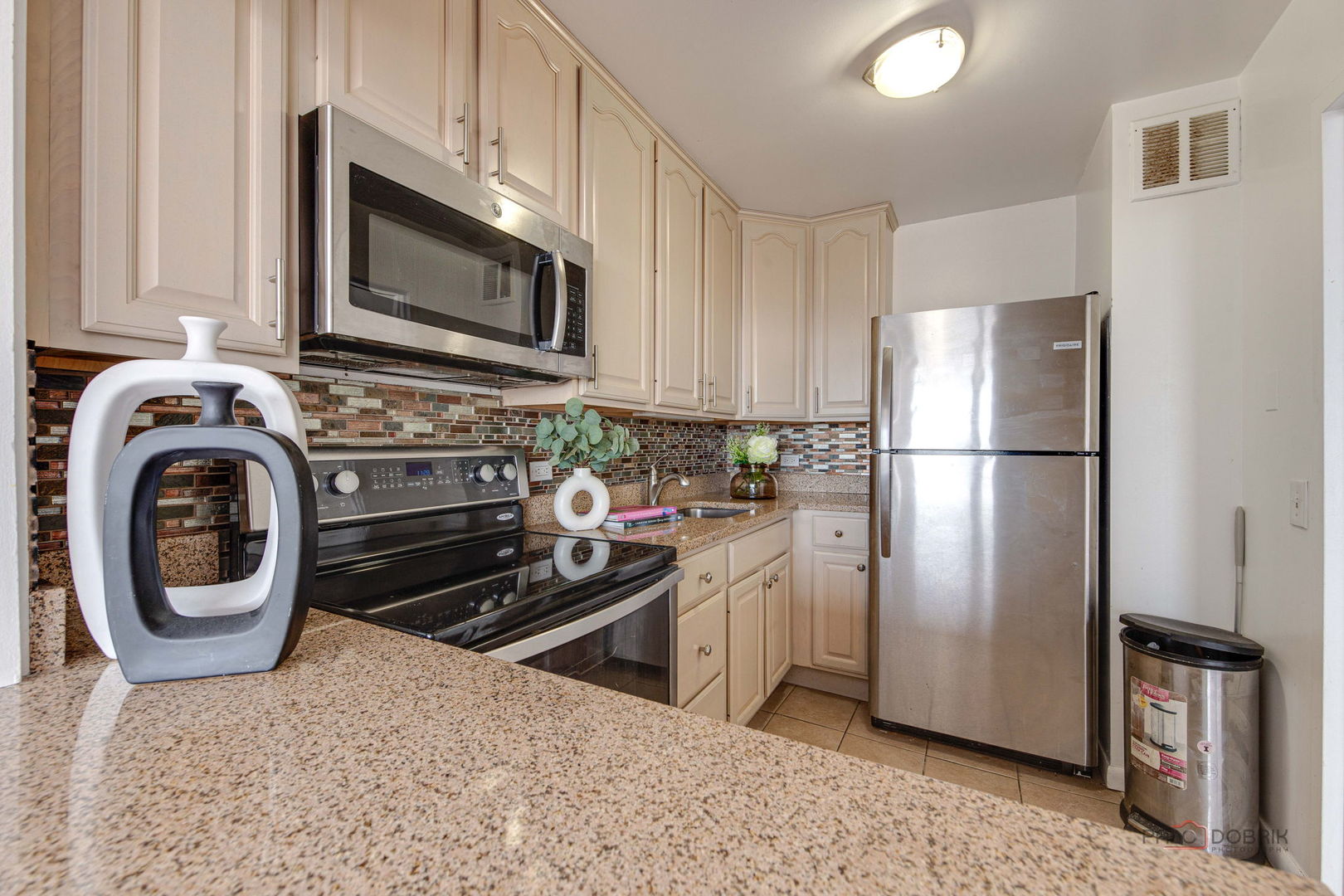 5445 North Sheridan Road, Unit 3805 Chicago, IL 60640 - Photo 17 of 27