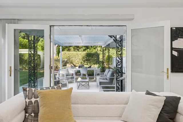 $8,999,000 | 243 Selby Lane, Atherton, CA 94027