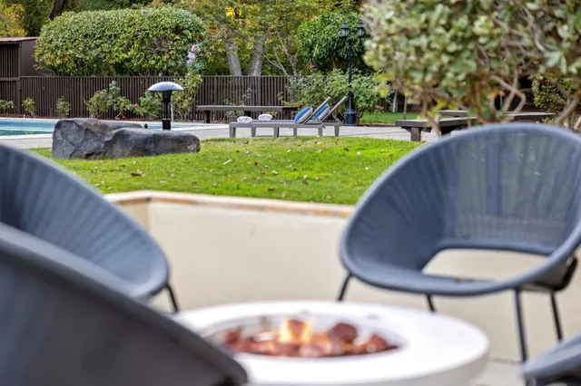 $8,999,000 | 243 Selby Lane, Atherton, CA 94027