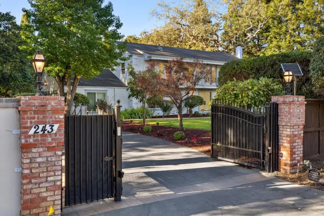 $8,999,000 | 243 Selby Lane, Atherton, CA 94027