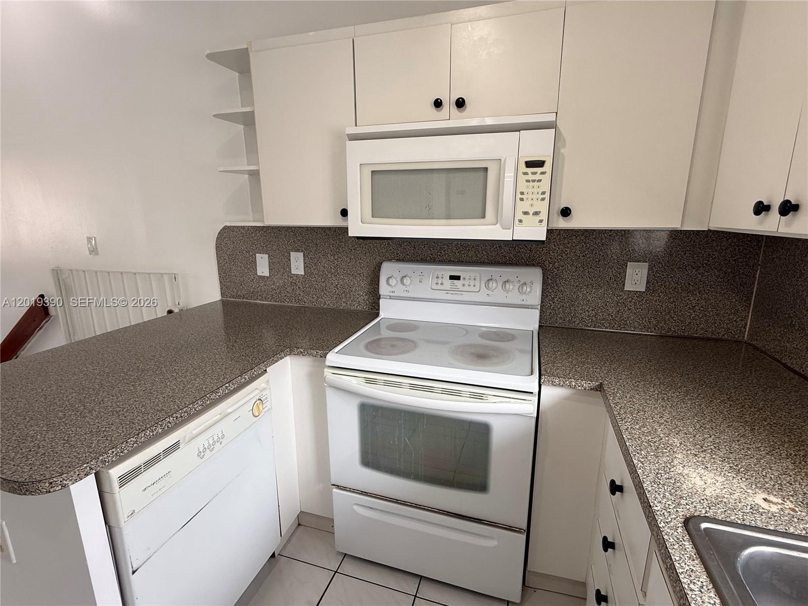 10101 West Okeechobee Road, Unit 9202 Hialeah Gardens, FL 33016 - Photo 7 of 32
