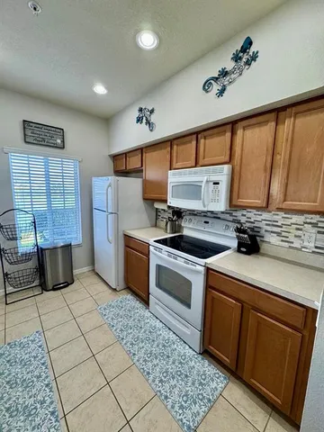 $235,000 | 3707 45th Terrace West, Unit 101, Bradenton, FL 34210