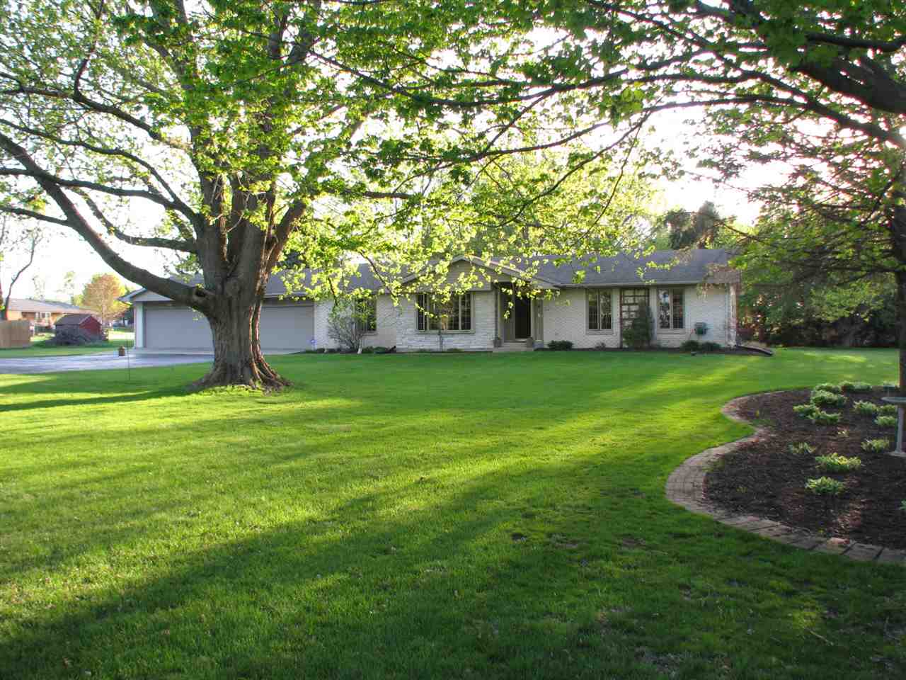 3077 South Weldon Road Rockford, IL 61102 - Photo 1 of 25 Gallery Image 1