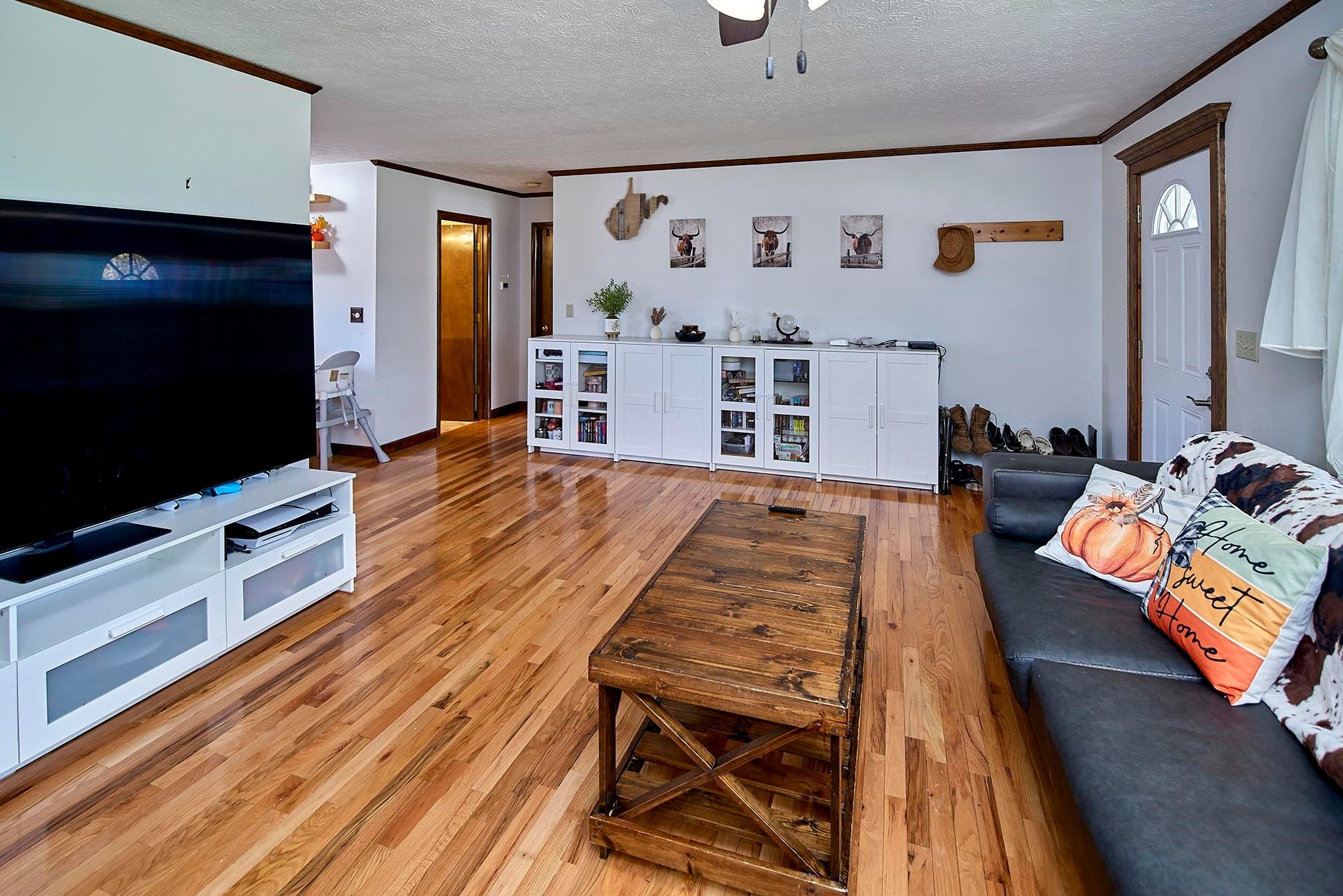2599 Cross Crk Road Buffalo, WV 25033 - Photo 4 of 32 Gallery Image 4