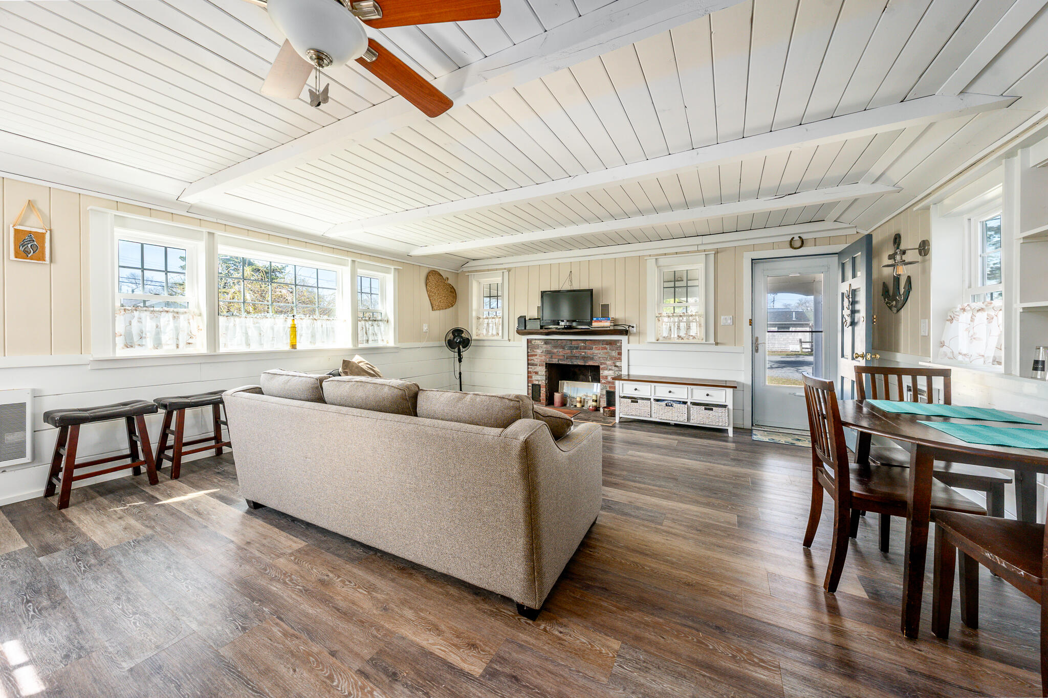 242 Old Wharf Road, Unit F2 Dennis Port, MA 02639 - Photo 11 of 42 livroom1