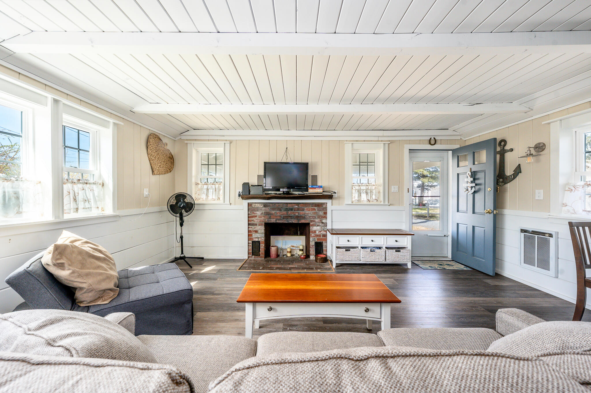 242 Old Wharf Road, Unit F2 Dennis Port, MA 02639 - Photo 3 of 42 livroom2