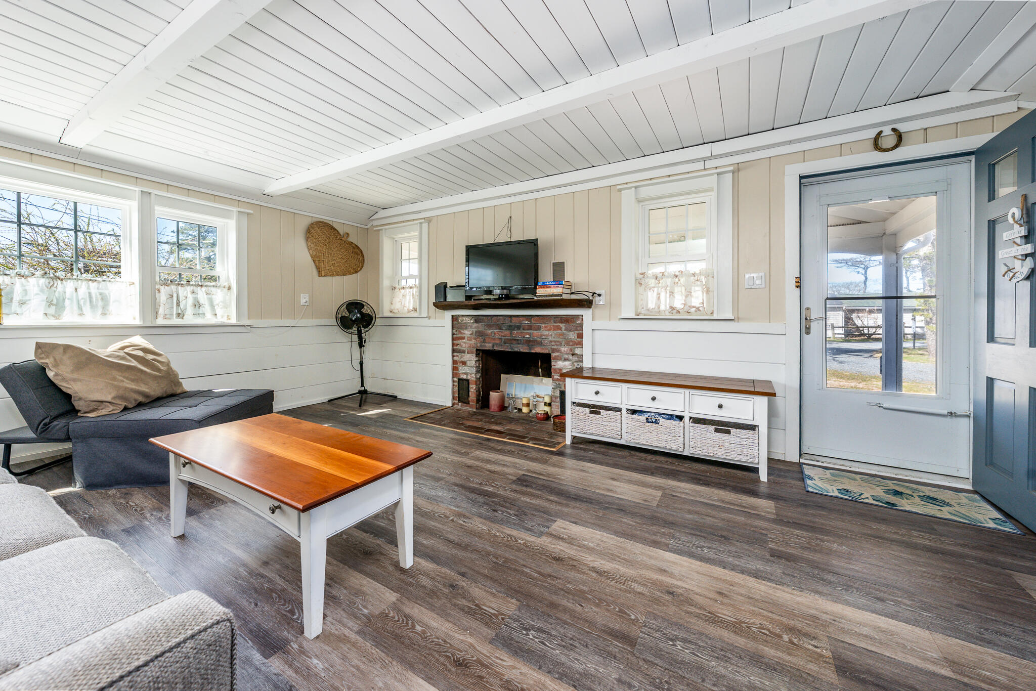 242 Old Wharf Road, Unit F2 Dennis Port, MA 02639 - Photo 10 of 42 livroom6