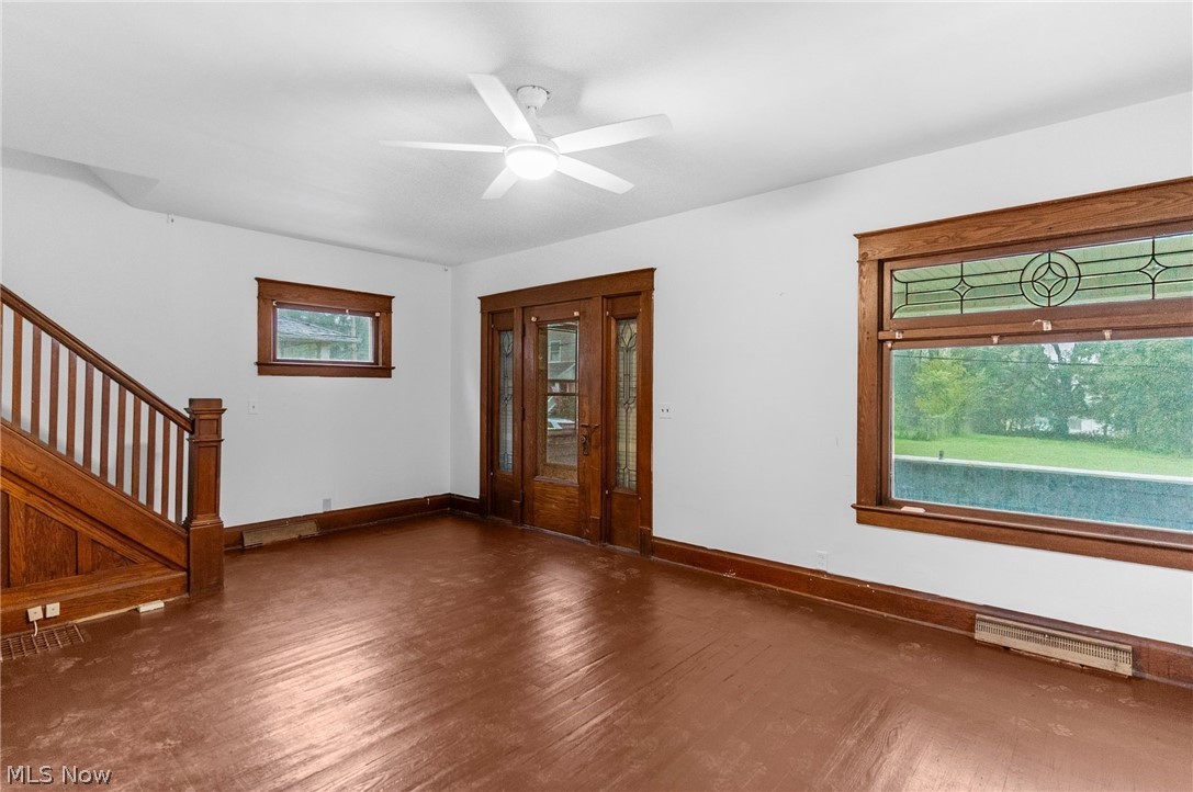 56 Spring Street Struthers, OH 44471 - Photo 3 of 18 Gallery Image 3