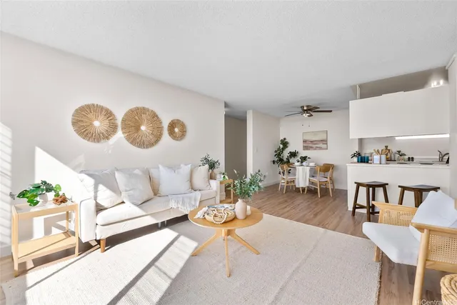 $450,000 | 3045 Ala Napuaa Place, Unit 912, Honolulu, HI 96818