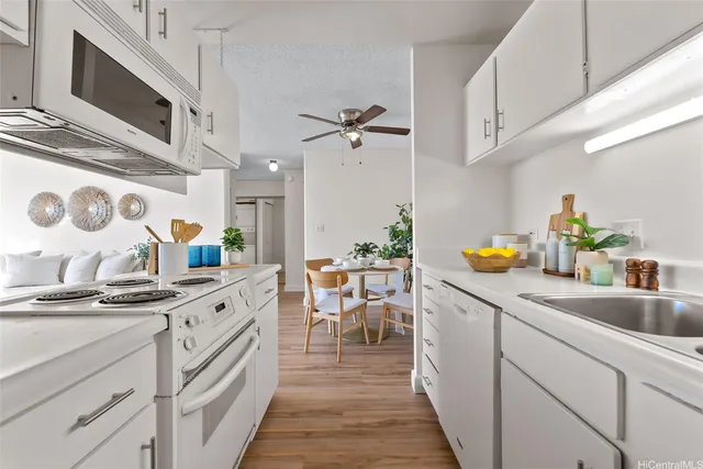 $450,000 | 3045 Ala Napuaa Place, Unit 912, Honolulu, HI 96818