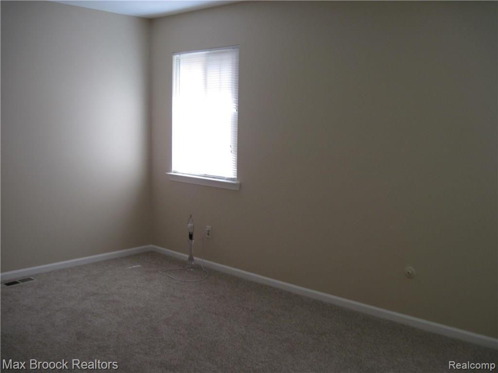 29602 Middlebelt Road, Unit 1804 Farmington, MI 48334 - Photo 11 of 15 IMG_0006.JPG