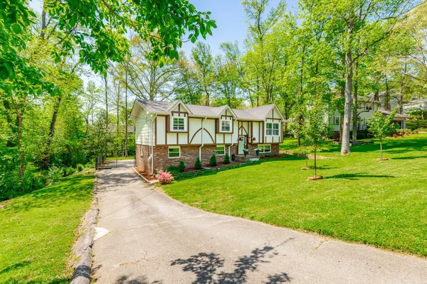 $400,000 | 6307 Ridge Lake Road, Hixson, TN 37343