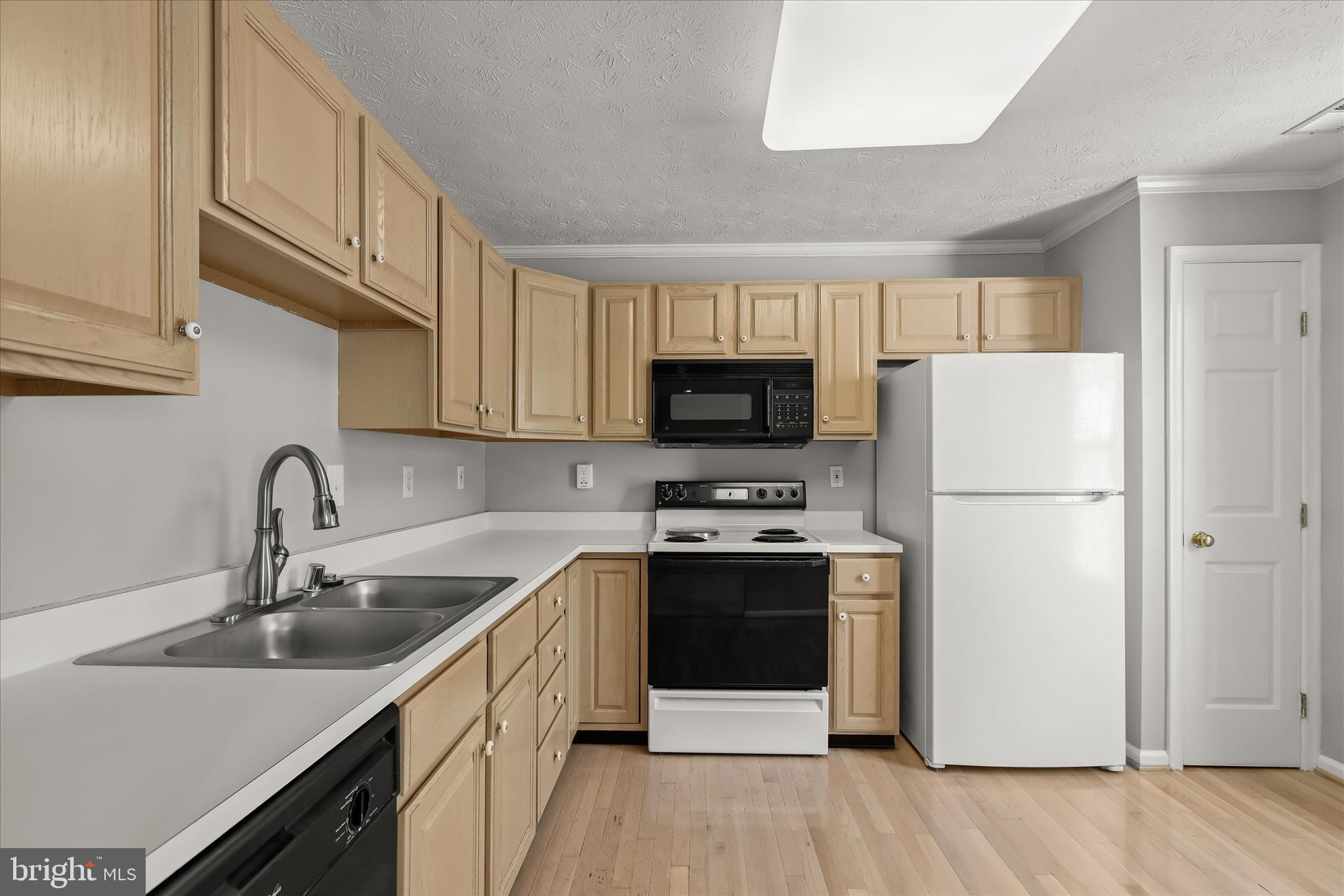 7907 Valley Manor Road, Unit H Owings Mills, MD 21117 - Photo 9 of 24 Kitchen