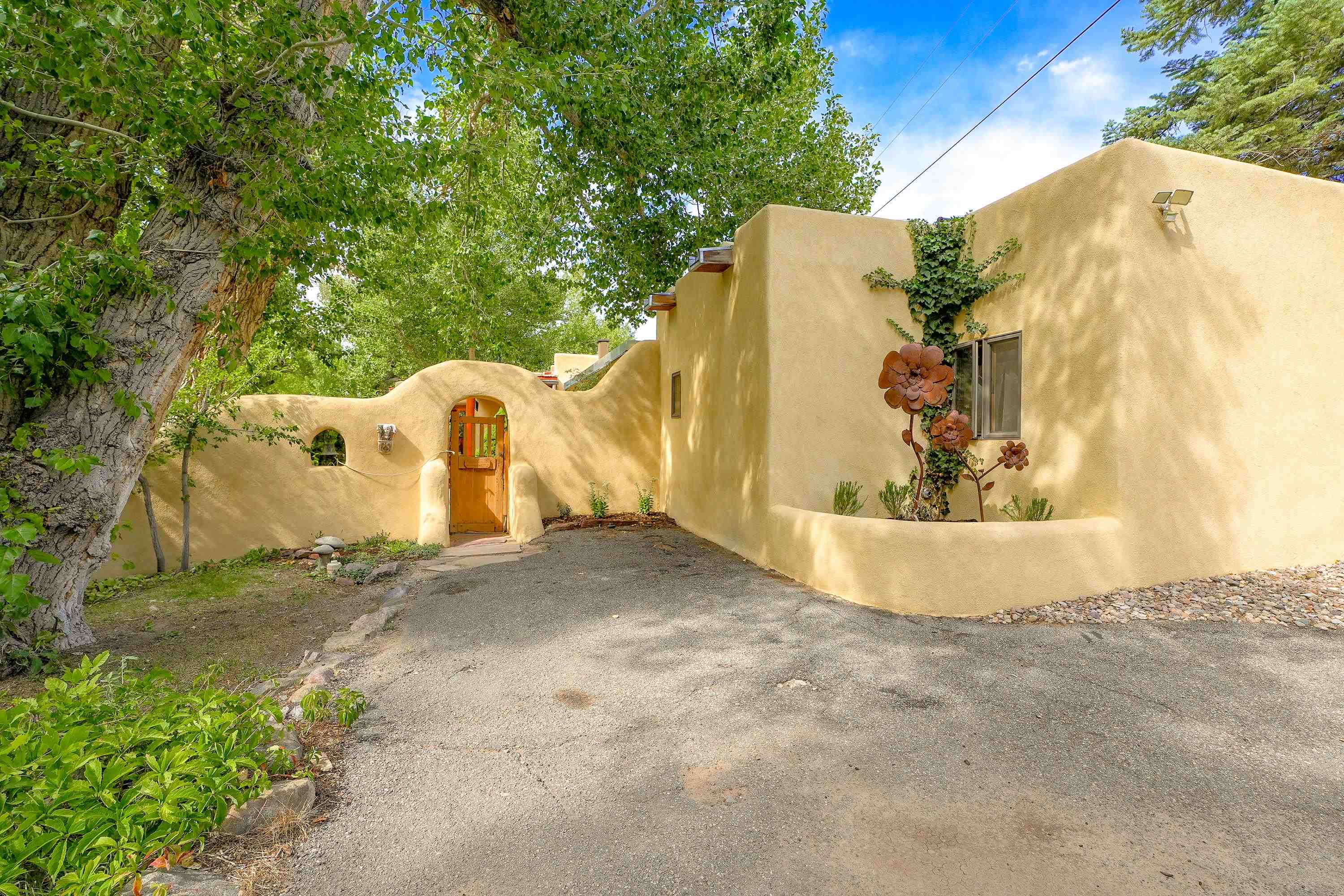 504 Piedmont Road Taos, NM 87571 - Photo 3 of 50 Gallery Image 3