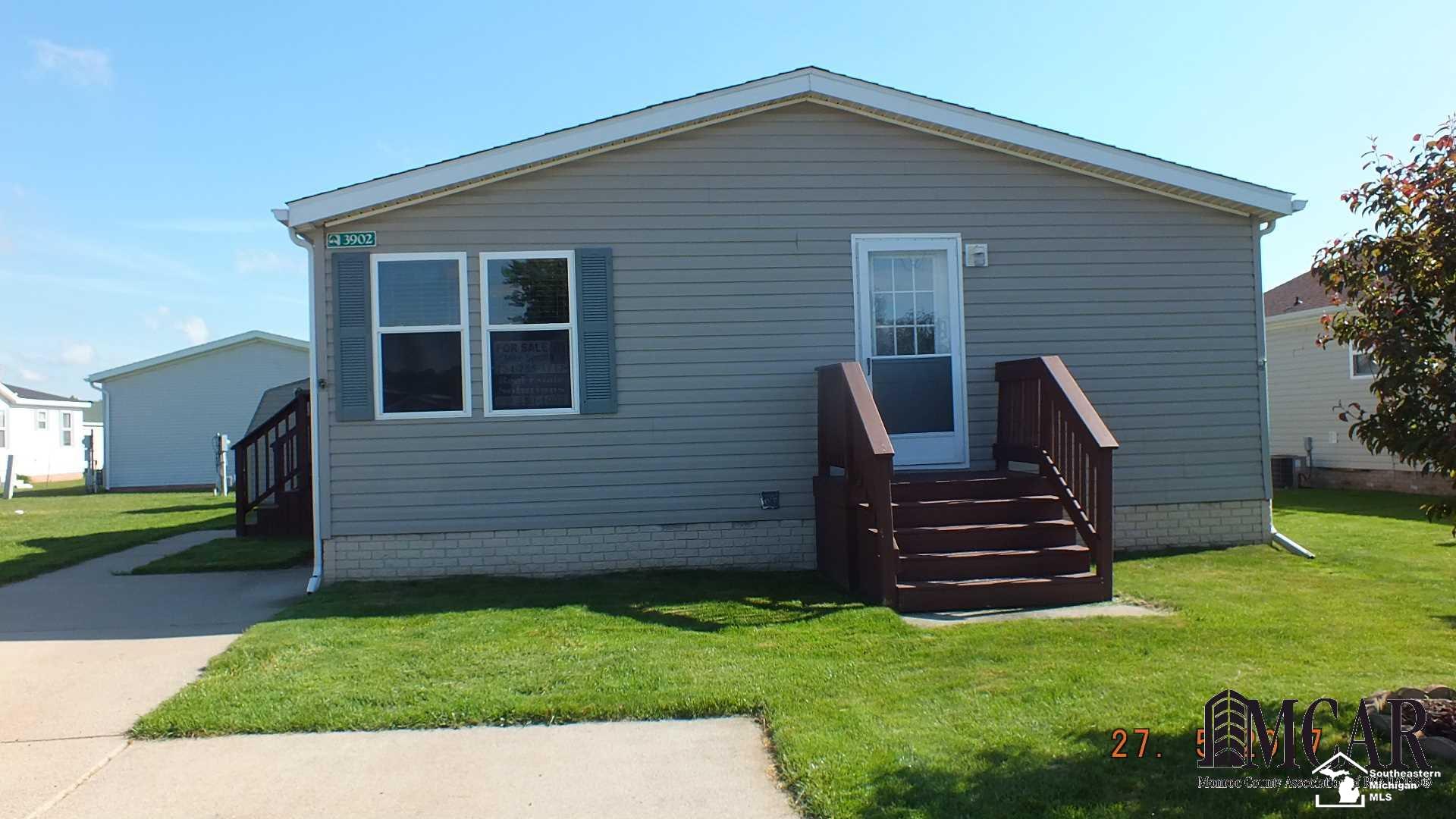 3902 Megans Ridge Monroe, MI 48161 - Photo 3 of 20 Gallery Image 3