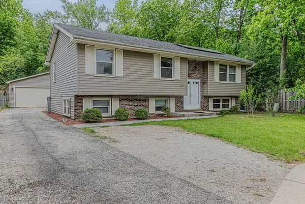 $320,000 | 2729 Lowery Court, Zion, IL 60099