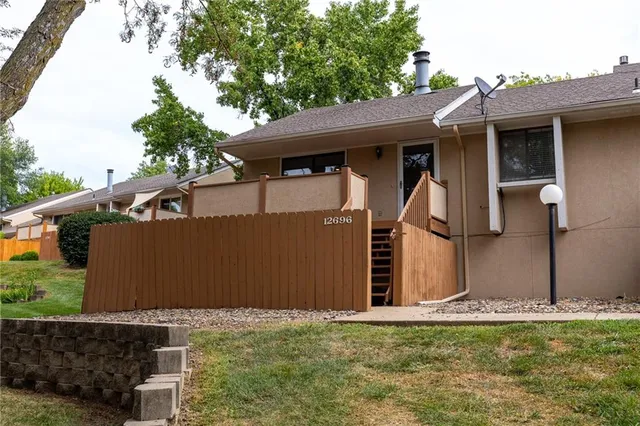 $207,500 | 12696 West 108th Terrace, Overland Park, KS 66210