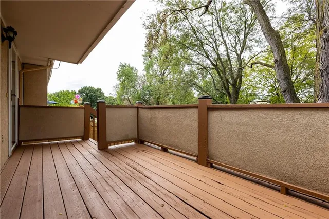 $207,500 | 12696 West 108th Terrace, Overland Park, KS 66210