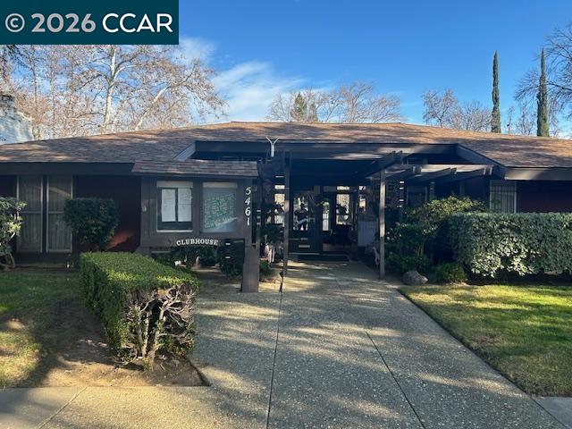 5451 Roundtree Place Concord, CA 94521 - Photo 17 of 20 a view of a chairs and table in backyard