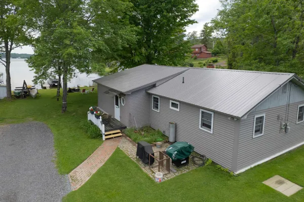 $619,900 | 10 Old Town Road, Castleton, VT 05735
