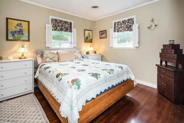 $619,900 | 10 Old Town Road, Castleton, VT 05735