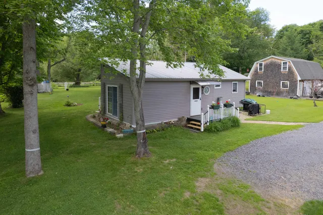 $619,900 | 10 Old Town Road, Castleton, VT 05735