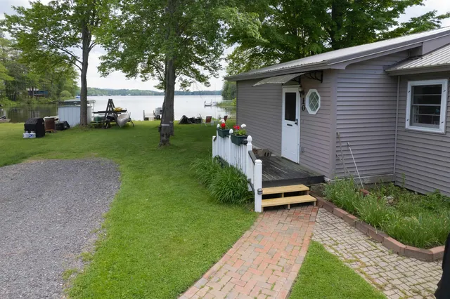 $619,900 | 10 Old Town Road, Castleton, VT 05735