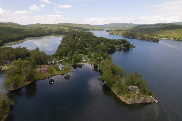 $619,900 | 10 Old Town Road, Castleton, VT 05735