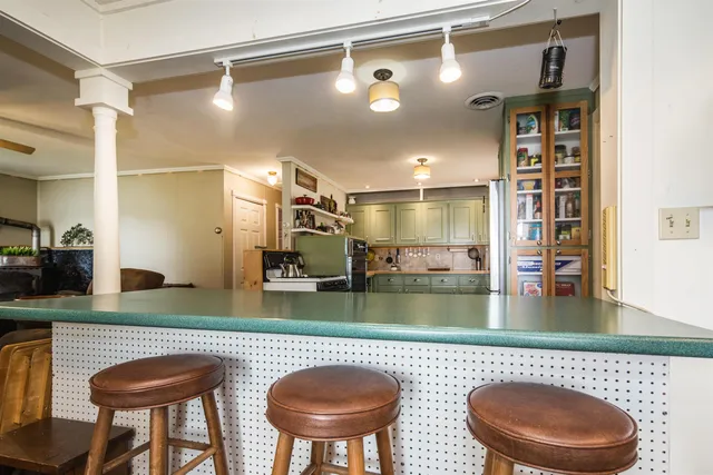 $619,900 | 10 Old Town Road, Castleton, VT 05735