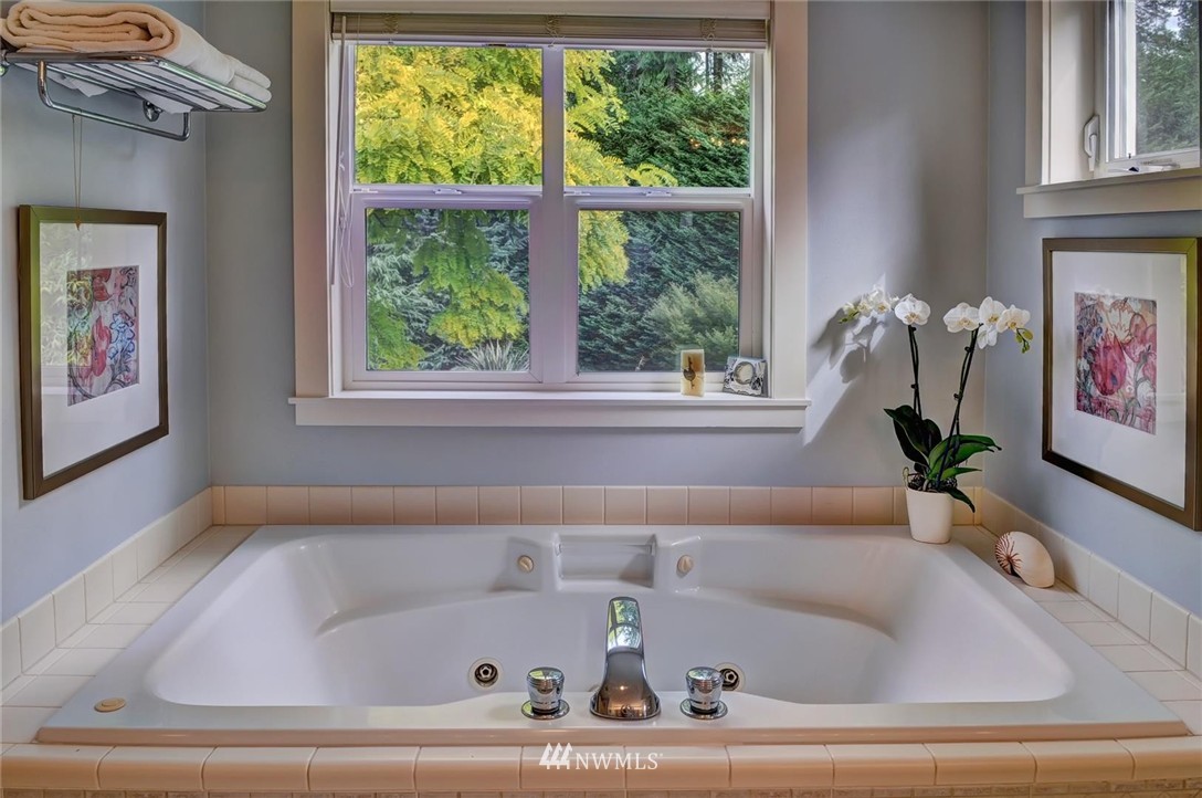 6448 Northeast Ralston Road Bainbridge Island, WA 98110 - Photo 18 of 25 Gallery Image 18